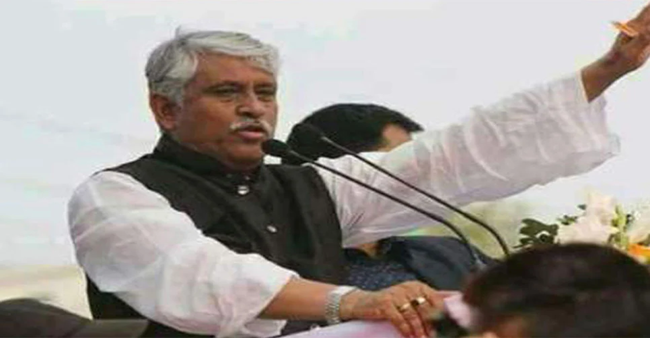 আচরণবিধি লঙ্ঘনে আজমত উল্লাকে শোকজ