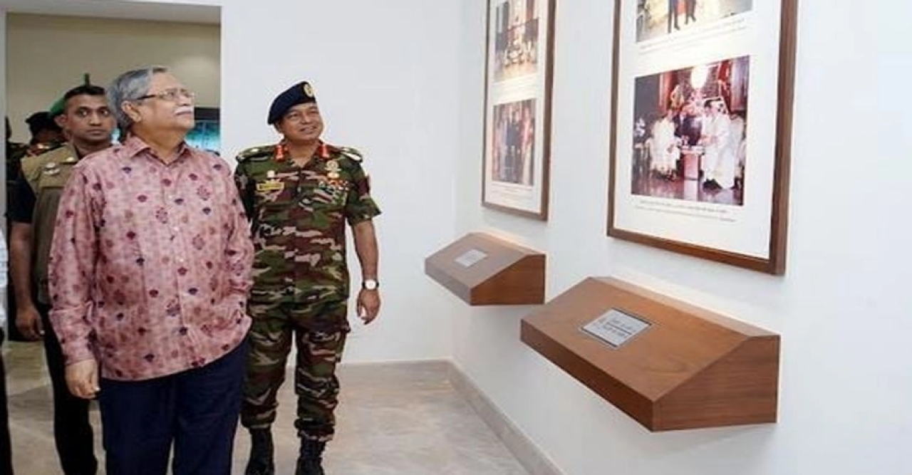 তোশাখানা জাদুঘর ঘুরে দেখলেন রাষ্ট্রপতি