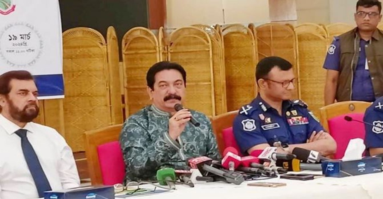 ঈদ যাত্রায় বাড়তি ভাড়া নিলে সেই পরিবহন বন্ধের হুঁশিয়ারি