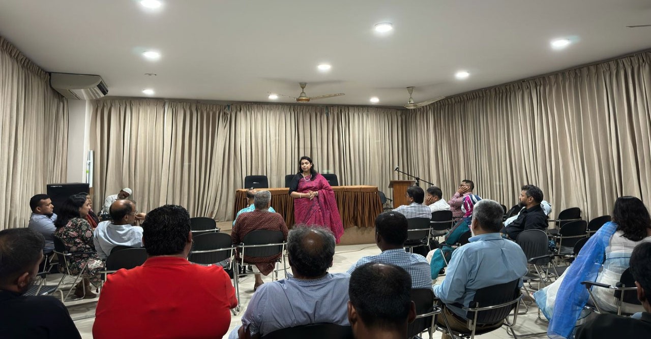 ইউএসএআইডি’র তহবিল সংকোচনে হাজারো পেশাজীবী বেকার, সরকারের হস্তক্ষেপ দাবি