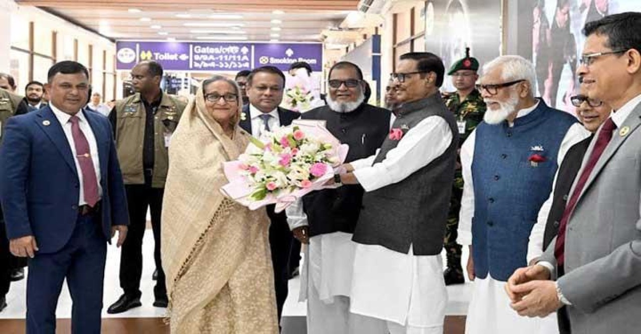 ভারত সফর শেষে দেশে ফিরলেন প্রধানমন্ত্রী