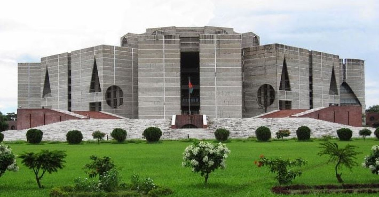 অন্তর্বর্তী সরকারে থাকতে পারেন ১৫ জন