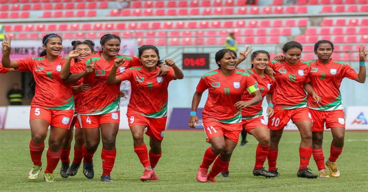 নেপালি মেয়েদের কাঁদিয়ে ইতিহাস গড়লো বাংলাদেশ