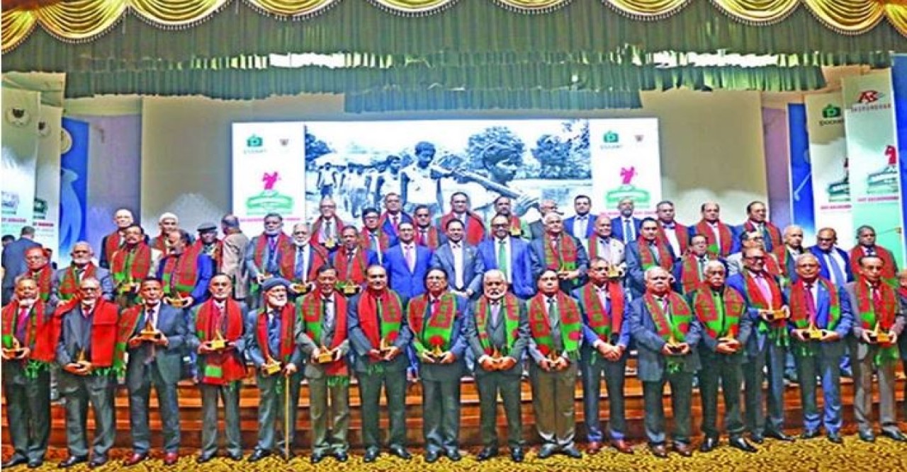 সম্মাননা পেলেন বীর মুক্তিযোদ্ধা