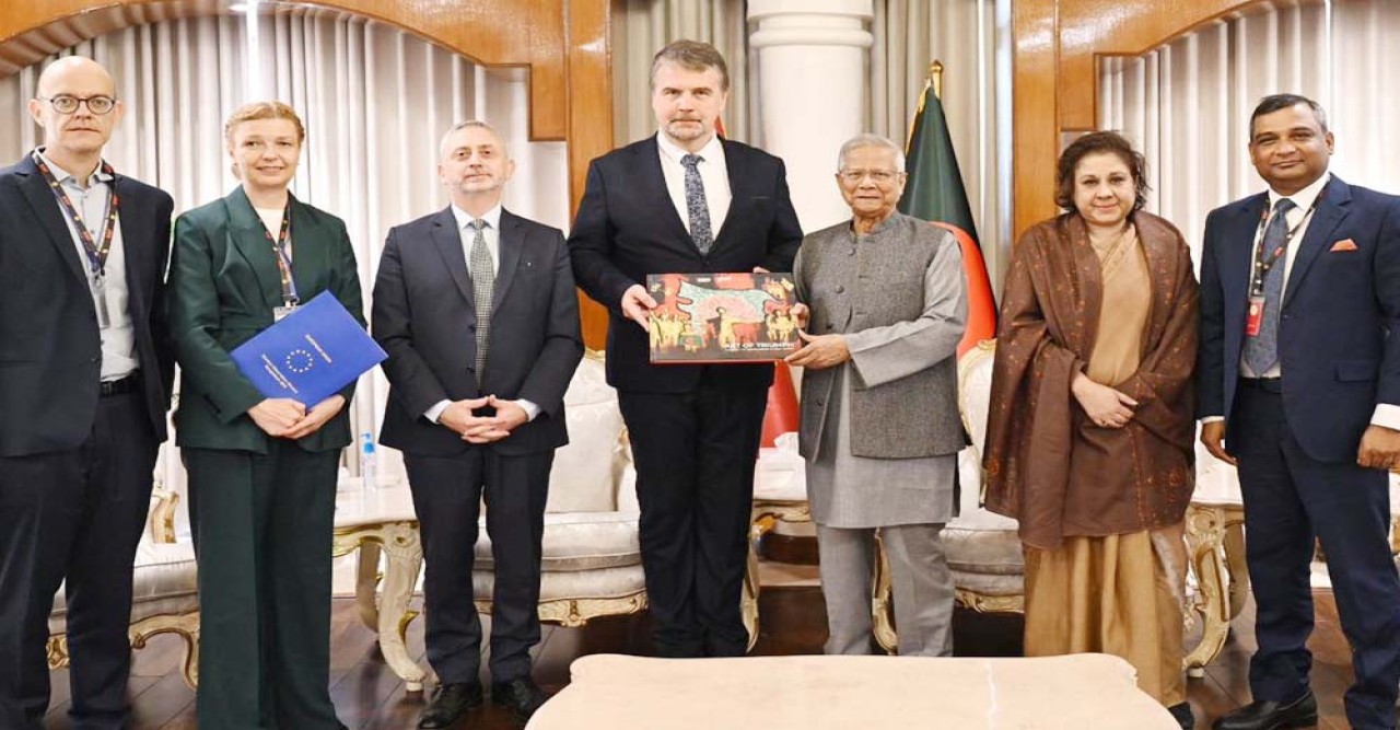 নির্বাচন ঘিরে যেকোনো পরিস্থিতি মোকাবেলায় আইন-শৃঙ্খলা বাহিনী প্রস্তুত : প্রধান উপদেষ্টা