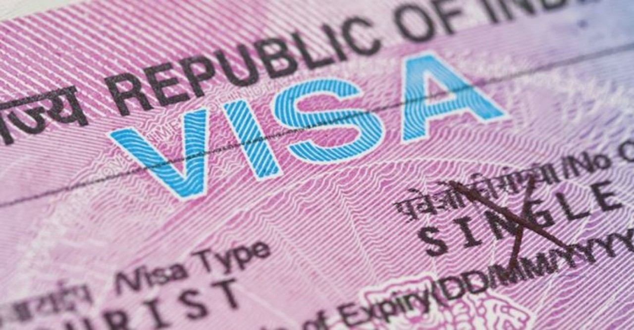 ভিসা কমিয়ে দেওয়ায় যেসব সমস্যার মুখোমুখি হচ্ছে বাংলাদেশ-ভারত