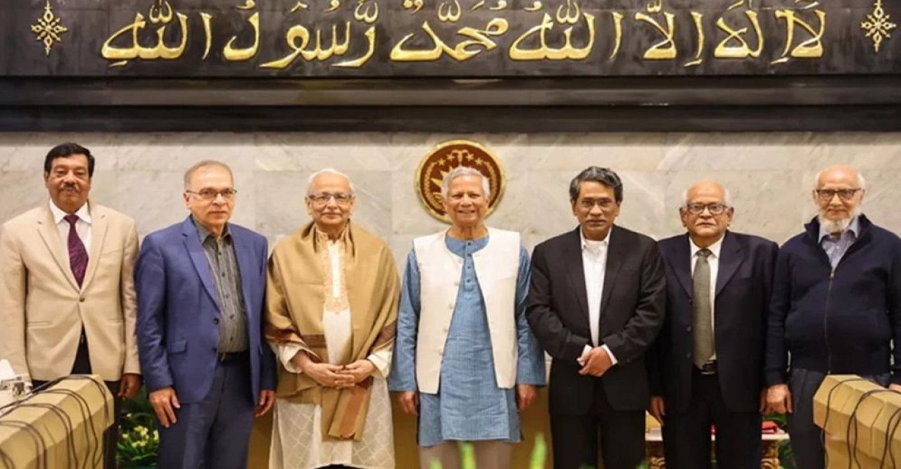 জাতীয় ঐকমত্য কমিশনের সাফল্যে প্রধান উপদেষ্টার অভিনন্দন