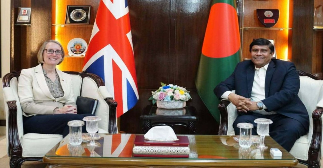 প্রধানমন্ত্রীর প্রতিরক্ষা উপদেষ্টার সঙ্গে যুক্তরাজ্যের হাইকমিশনারের সাক্ষাৎ