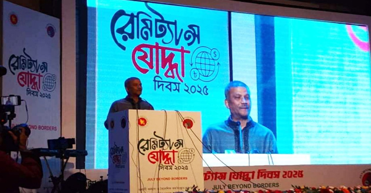 আপনাদের এত বড় দাবি সেটা করার পরও গালি খাই-উপদেষ্টা ড. আসিফ নজরুল