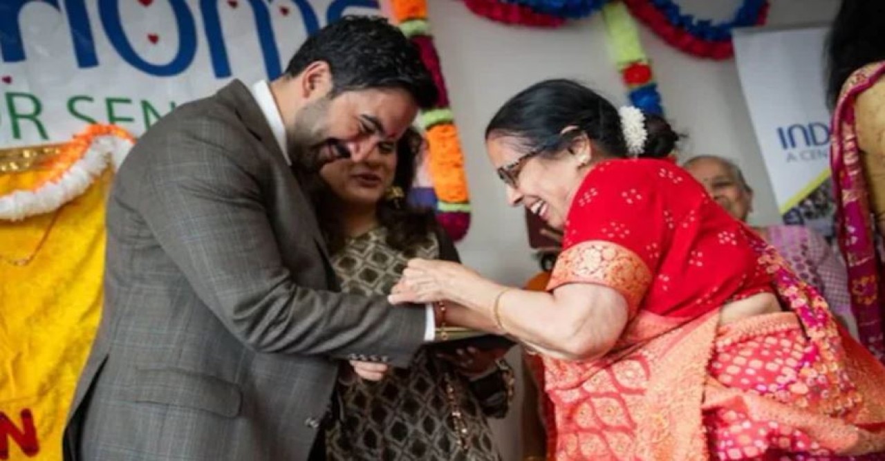 নিউইয়র্কে প্রবীণ ভারতীয়দের সঙ্গে রাখীবন্ধনে অংশ নিলেন মেয়র মামদানি