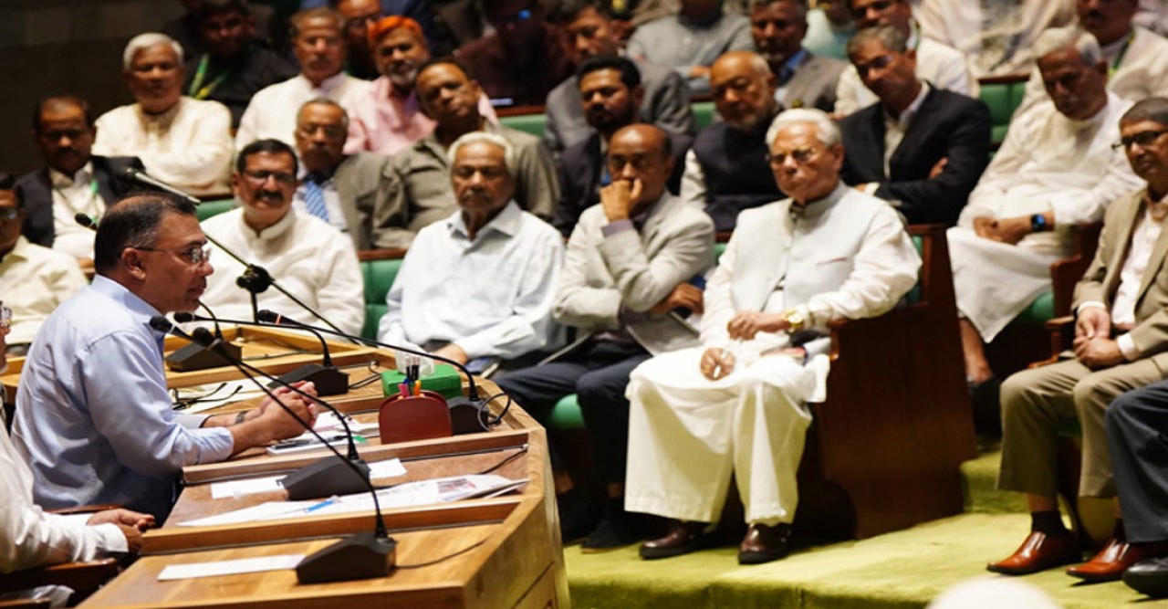 জ্বালানি মজুদ-চোরাচালান রোধে কঠোর ব্যবস্থার নির্দেশ প্রধানমন্ত্রীর