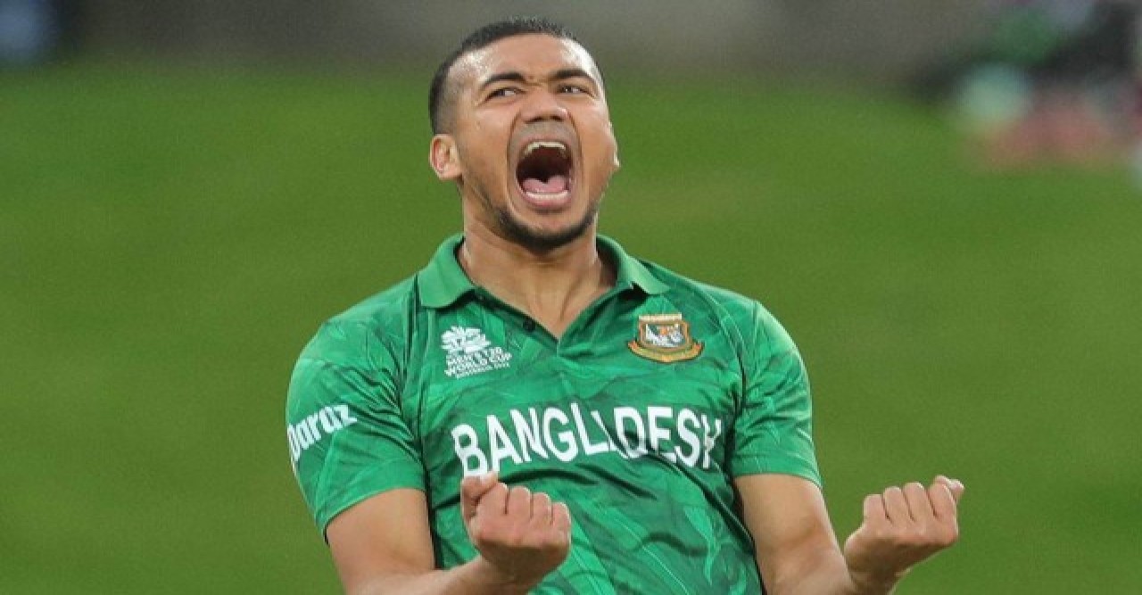ঘুমের কথা স্বীকার করলেন তাসকিন, ‘৮টা ৩৭ মিনিটে উঠেছিলাম’