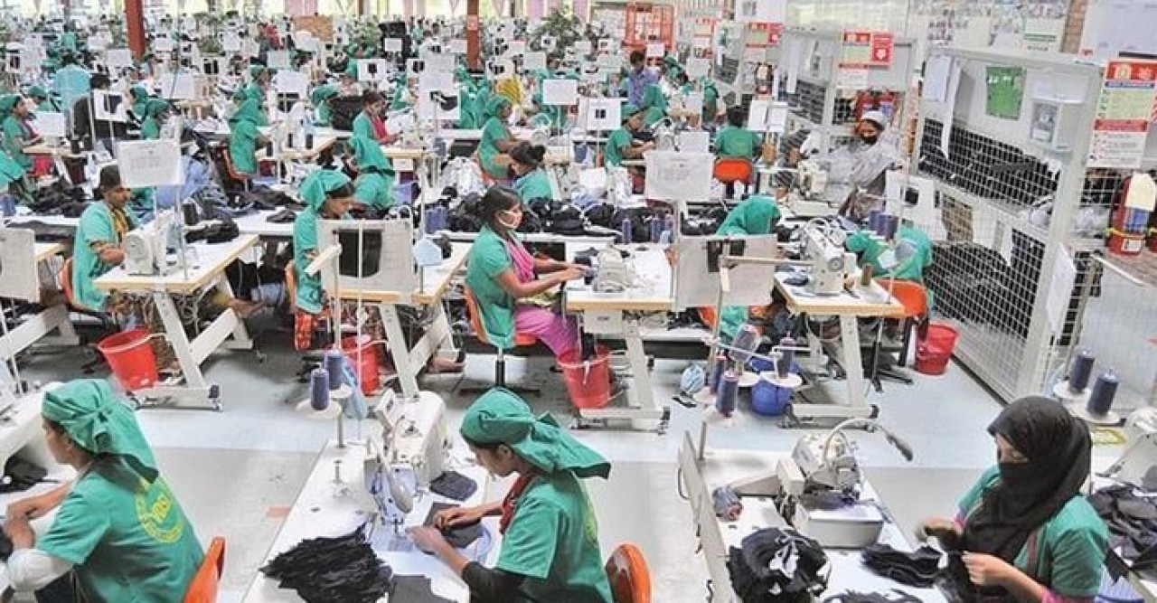 বন্ধ সব পোশাক কারখানা খুলছে আজ, ক্ষতি ১৩৭৫ কোটি টাকা