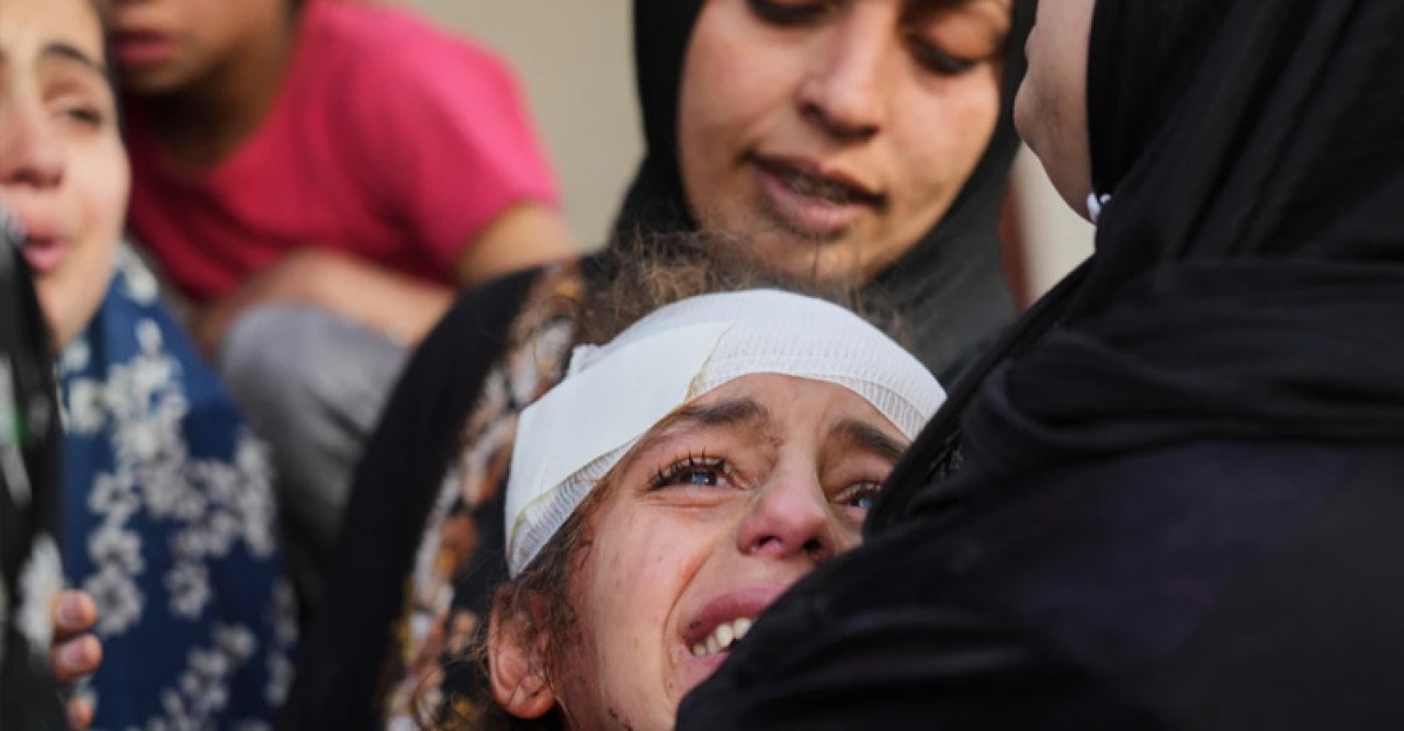 গাজায় শেষরাতে ইসরায়েলি হামলায় শিশুসহ নিহত ৫৯