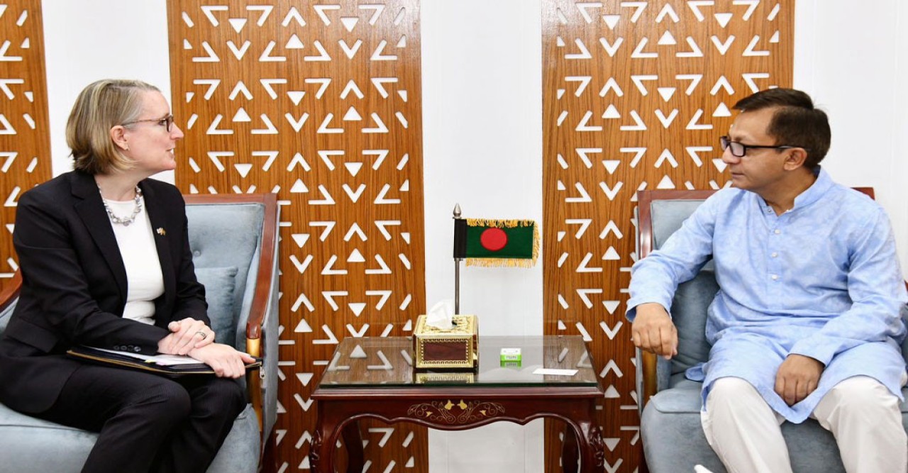 বাণিজ্যমন্ত্রীর সঙ্গে যুক্তরাজ্যের হাইকমিশনারের বৈঠক
