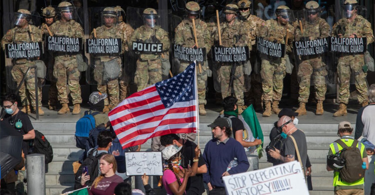 অভিবাসী আটক করলে পুলিশ সদস্যদের হাজার ডলার বোনাস দেবেন ট্রাম্প