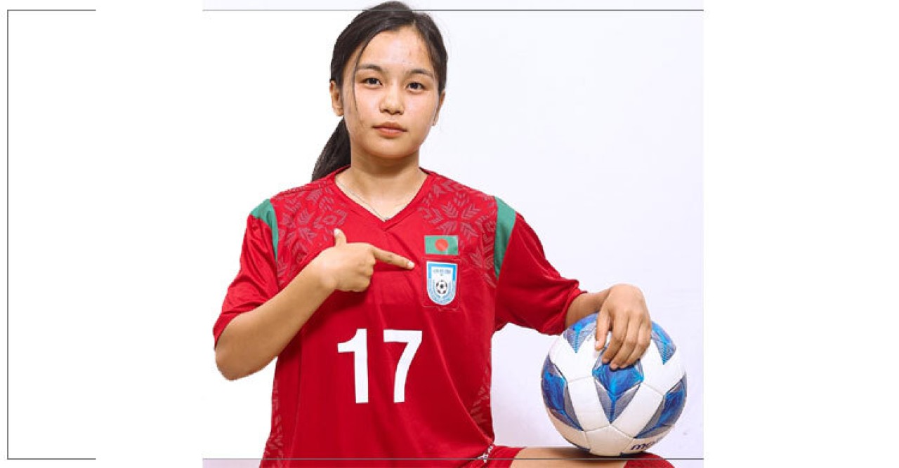 আর্থিক সহযোগিতা নয়, মায়ের জন্য দোয়া চেয়েছেন ঋতুপর্ণা