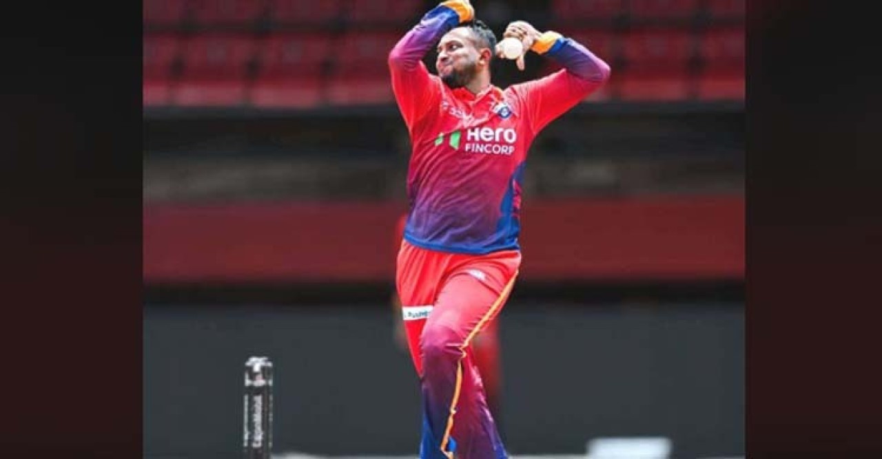 ব্যাটে-বলে বিধ্বংসী পারফরম্যান্সে দলকে জেতালেন সাকিব