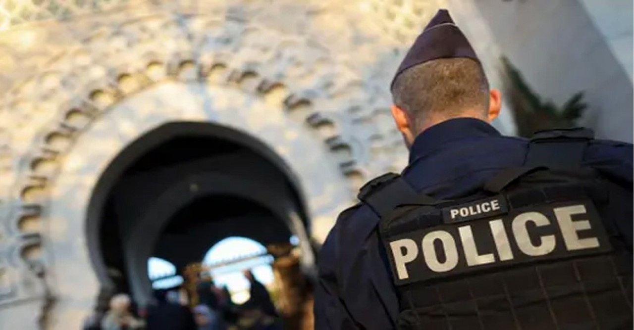 ফ্রান্সে হেফাজতে থাকা নারীকে ধর্ষণের অভিযোগে ২ পুলিশ সদস্য আটক
