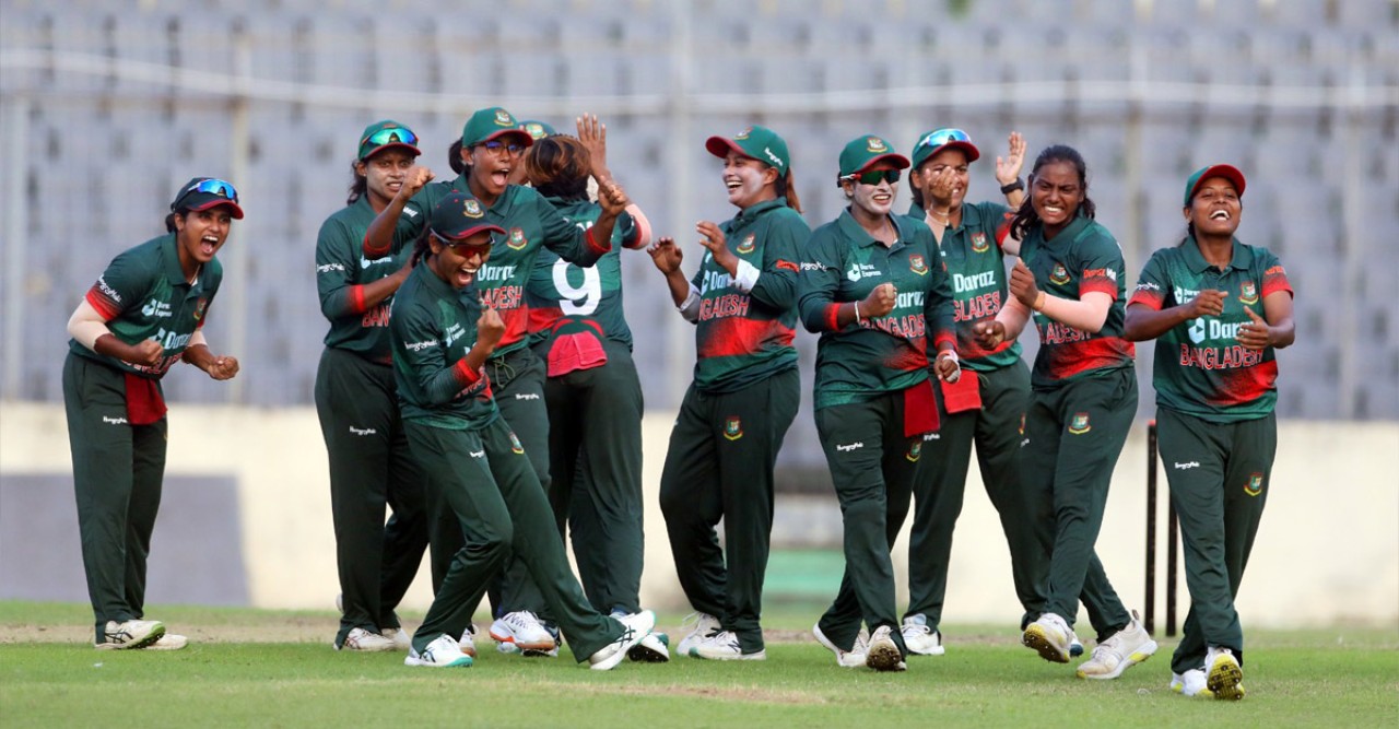 ভারতকে হারানোর পুরস্কার পাবেন নারী ক্রিকেটাররা