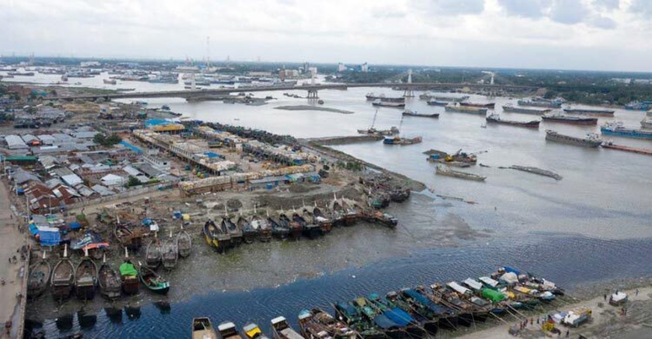 কর্ণফুলী দখল করে গড়ে তোলা মাছ বাজার সরিয়ে ফেলতে হবে: হাইকোর্ট