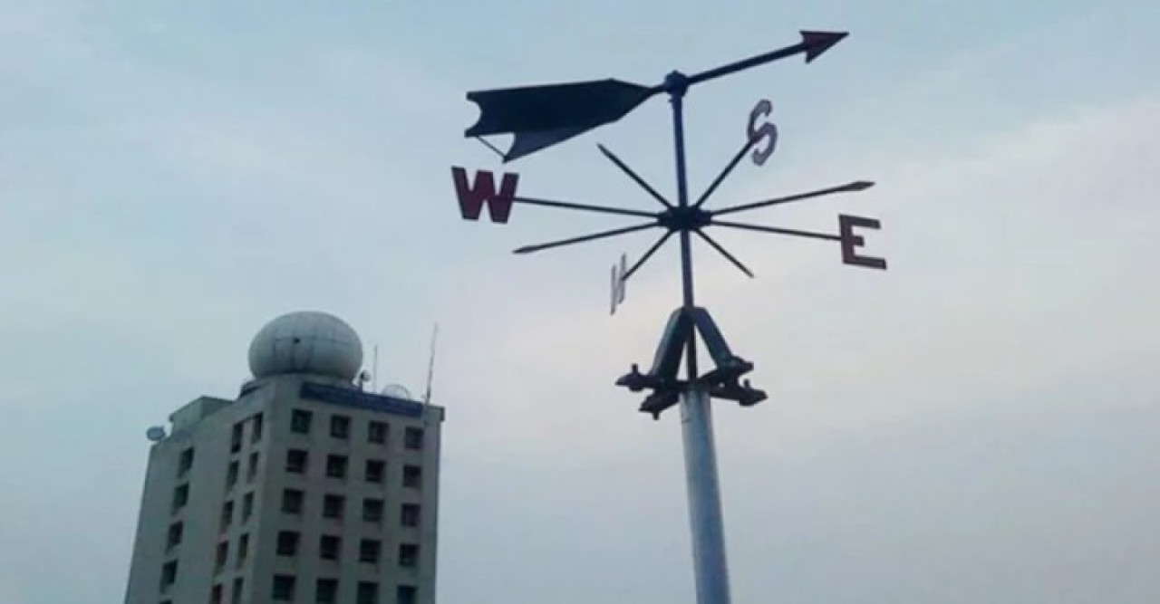 ৬০ কিমি বেগে ঝড়ের আভাস, ৪ অঞ্চলের নদীবন্দরে সতর্কতা