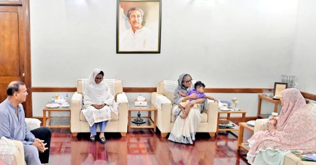 প্রধানমন্ত্রীর সঙ্গে নিহত আসিম জাওয়াদের পরিবারের সাক্ষাৎ