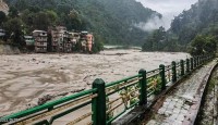 বিপর্যস্ত সিকিমে নিখোঁজ শতাধিক, বিপাকে ৩ হাজার পর্যটক