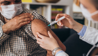 কভিড টিকার চতুর্থ ডোজ দেওয়ার সুপারিশ
