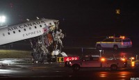 নিউইয়র্কের বিমানবন্দরে বিমান ও গাড়ির সংঘর্ষ, পাইলটসহ নিহত ২