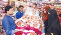 ঈদ বাজারে আরামদায়ক পোশাকের চাহিদা