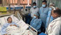 অসুস্থ জ্বালানিমন্ত্রী টুকুকে দেখতে হাসপাতালে রাষ্ট্রপতি
