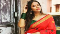 বাংলাদেশি ঔপন্যাসিকের প্রশংসা করলেন কলকাতার অভিনেত্রী সোহিনী